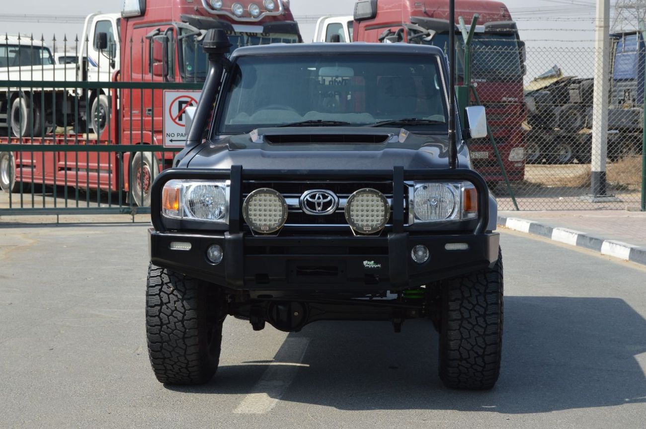 Toyota Land Cruiser 70 5 Door
