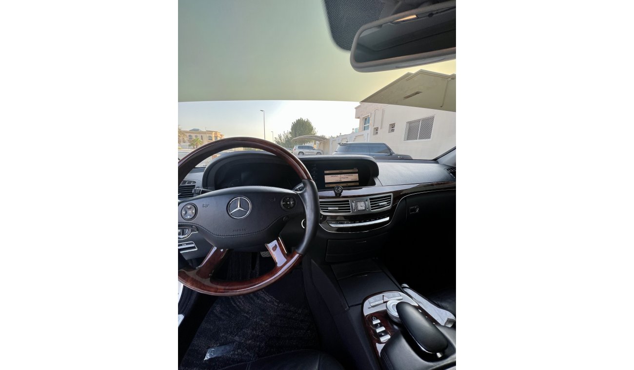 مرسيدس بنز S 550