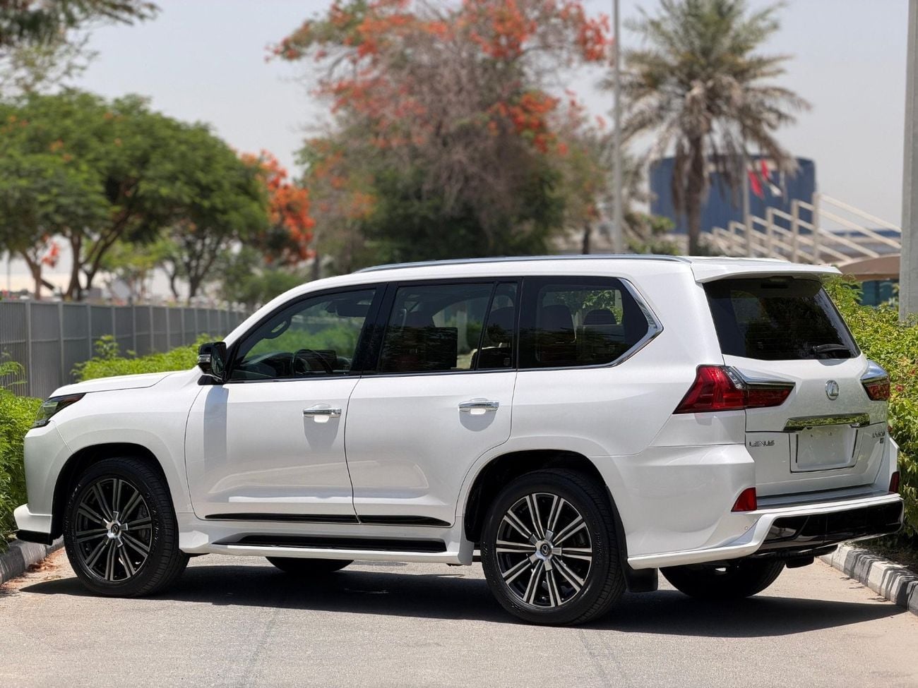Lexus LX570 SIGNATURE