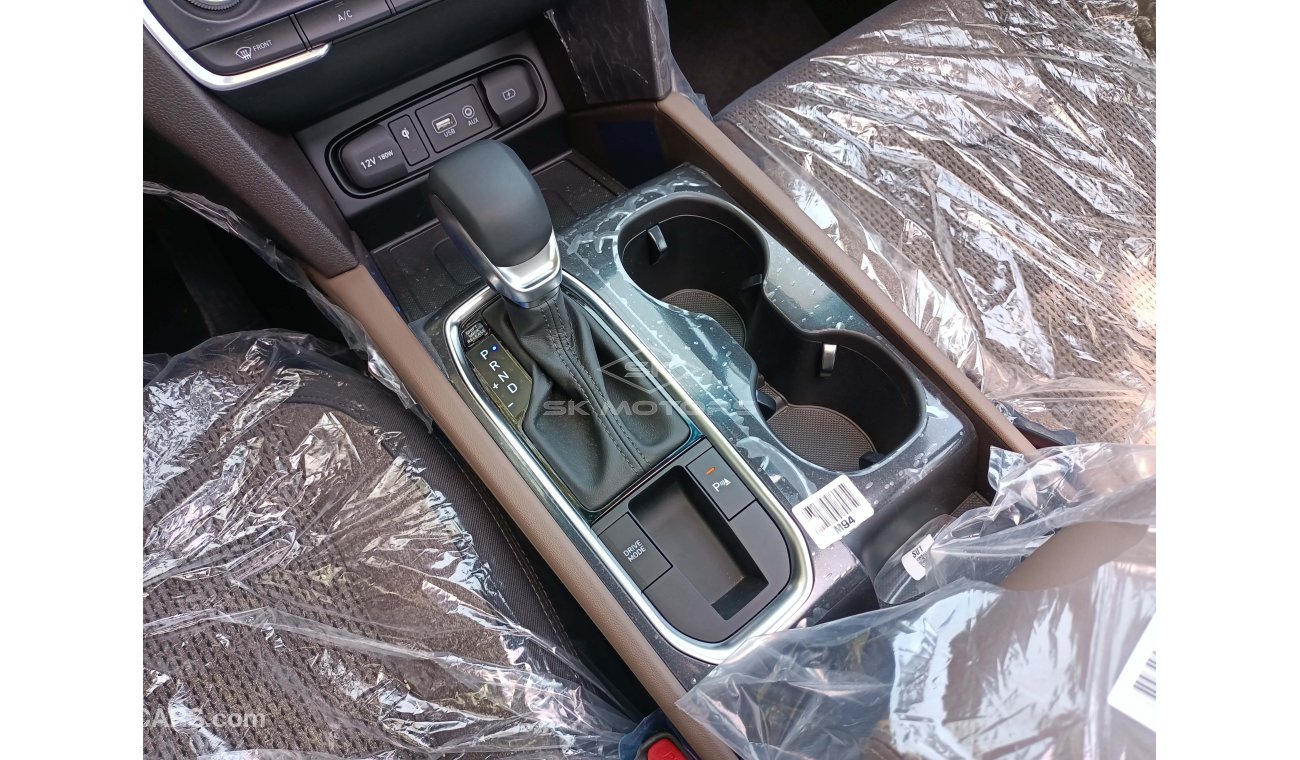 هيونداي سانتا في 2.4L, 17" Rims, DRL LED Headlights, Parking Sensor ON/OFF Switch, Driver Power Seat (CODE # HSF02)