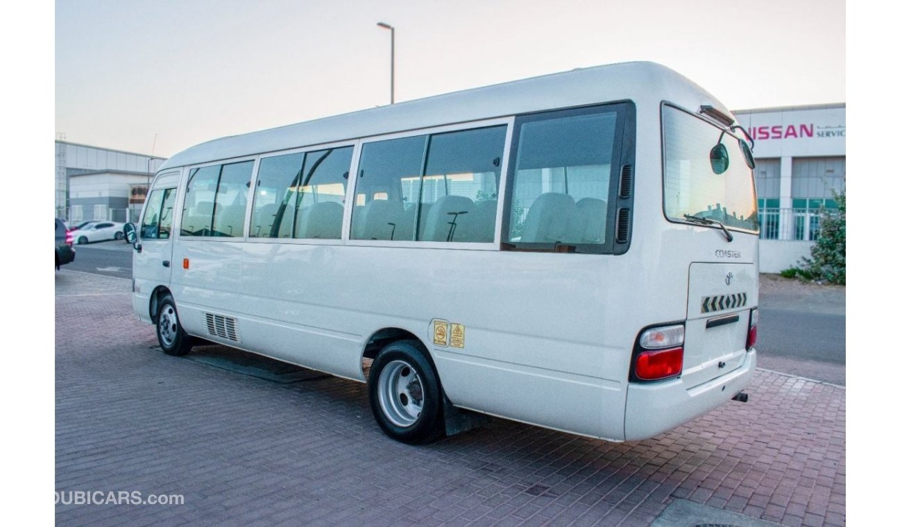 Toyota Coaster 2015 | TOYOTA COASTER | 30 SEATS | MANUAL TRANSMISSION | GCC | VERY WELL-MAINTAINED | S