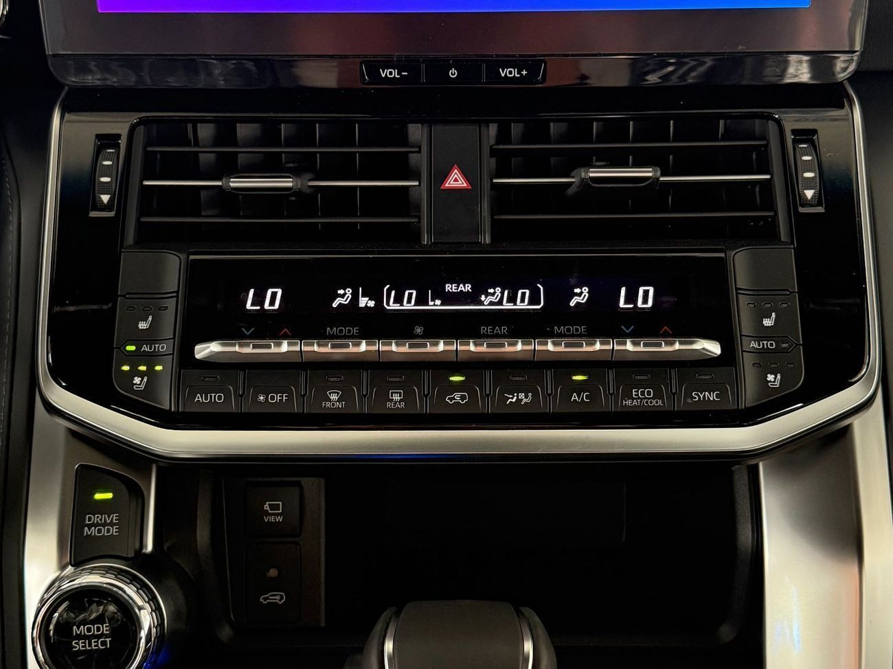 Toyota Land Cruiser HYBRID VX 3.5 TWINTURBO RADAR **EXPORT ONLY**التصدير فقط خارج الخليج***