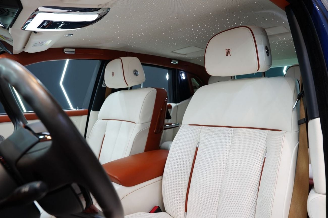 Rolls Royce Phantom Standard 2022 Rolls-Royce Phantom, Two-Tone, Illuminated Spirit of Ecstasy, Rear Screens, Dealer Warranty!!