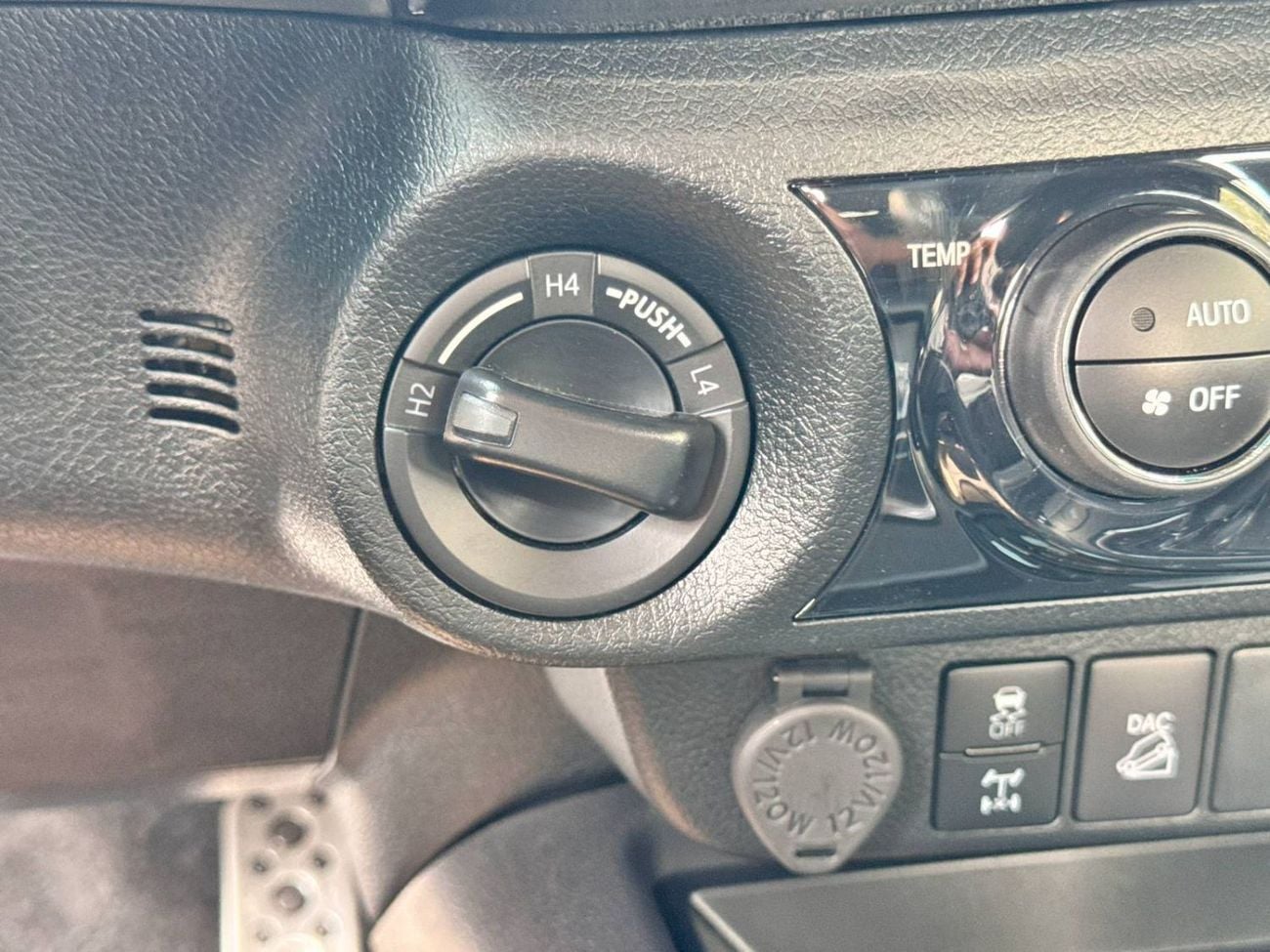 تويوتا هيلوكس 2025 TOYOTA Hilux Dcab 4x4 2.8L GR-S W/RADAR BRAND NEW 0KM