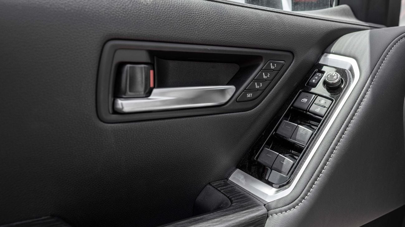 Toyota Land Cruiser 3.5T VXR Hybrid 2025 Toyota Land Cruiser VXR 3.5L AT Hybrid