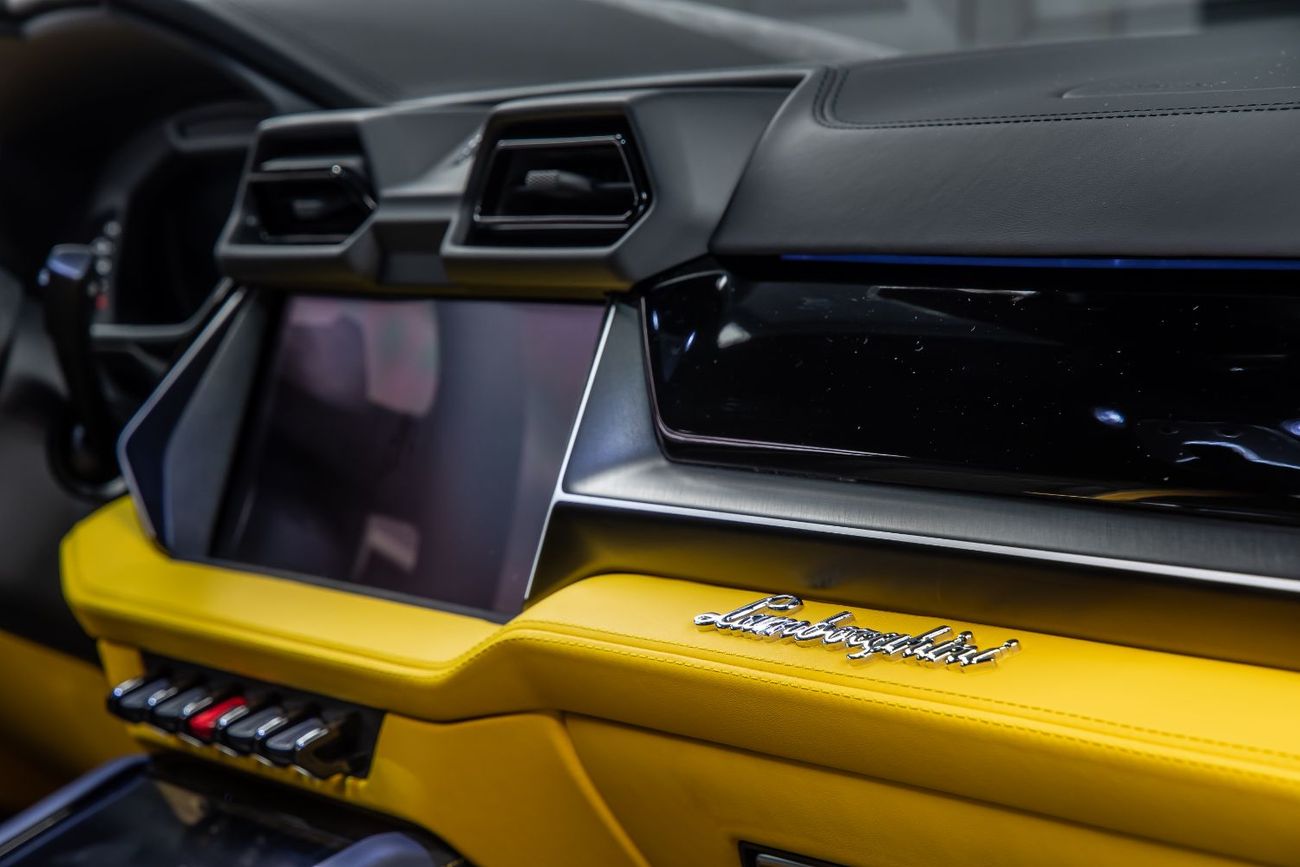 Lamborghini Urus Urus SE + B & W + Panorama + Massage seats + Ambient