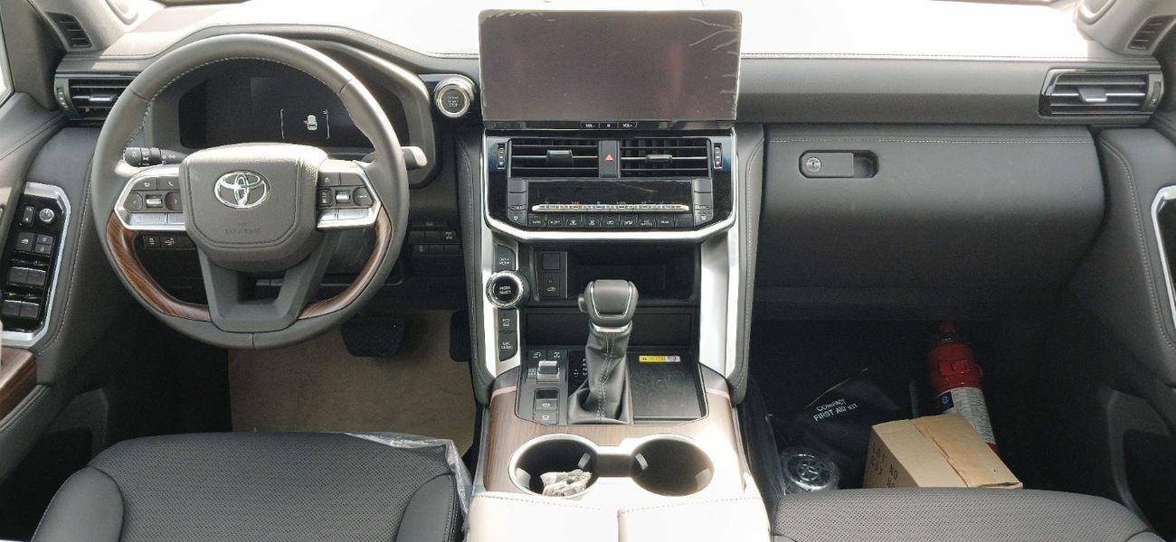 تويوتا لاند كروزر VX LC300 VX 3.3L Diesel 2025YM