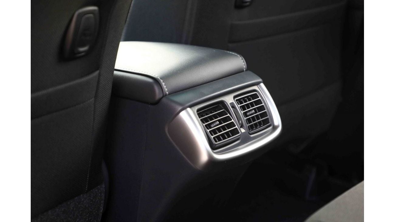 Toyota Hilux 2023 Toyota Hilux 4x4 DC 2.8 SR5 - Black inside black | Export Only