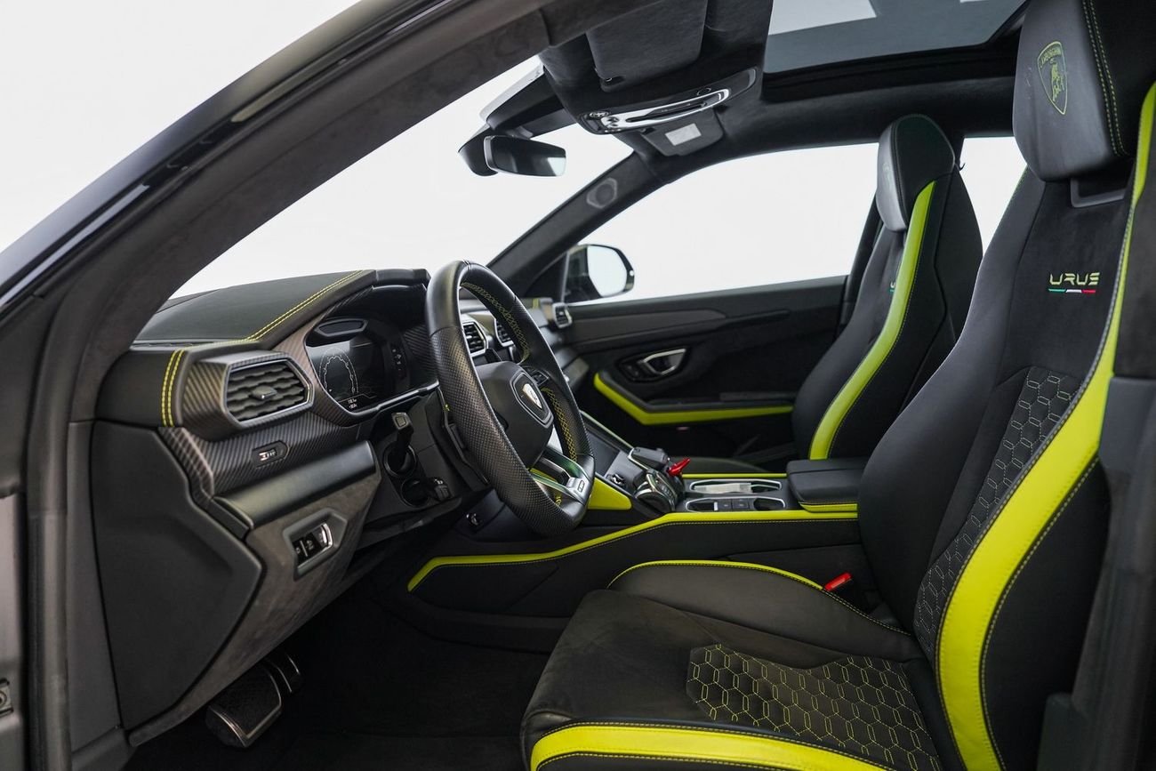 لامبورغيني اوروس Graphite Capsule