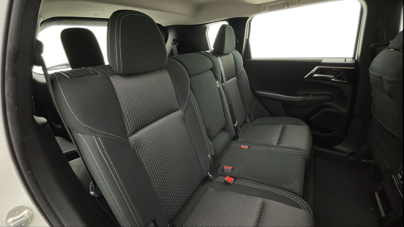 Mitsubishi Outlander 2023 HL FABRIC SEAT WITH SUNROOF | AED 1128/Month | 0 DP | 30 Day Return | Warranty | Service Histor