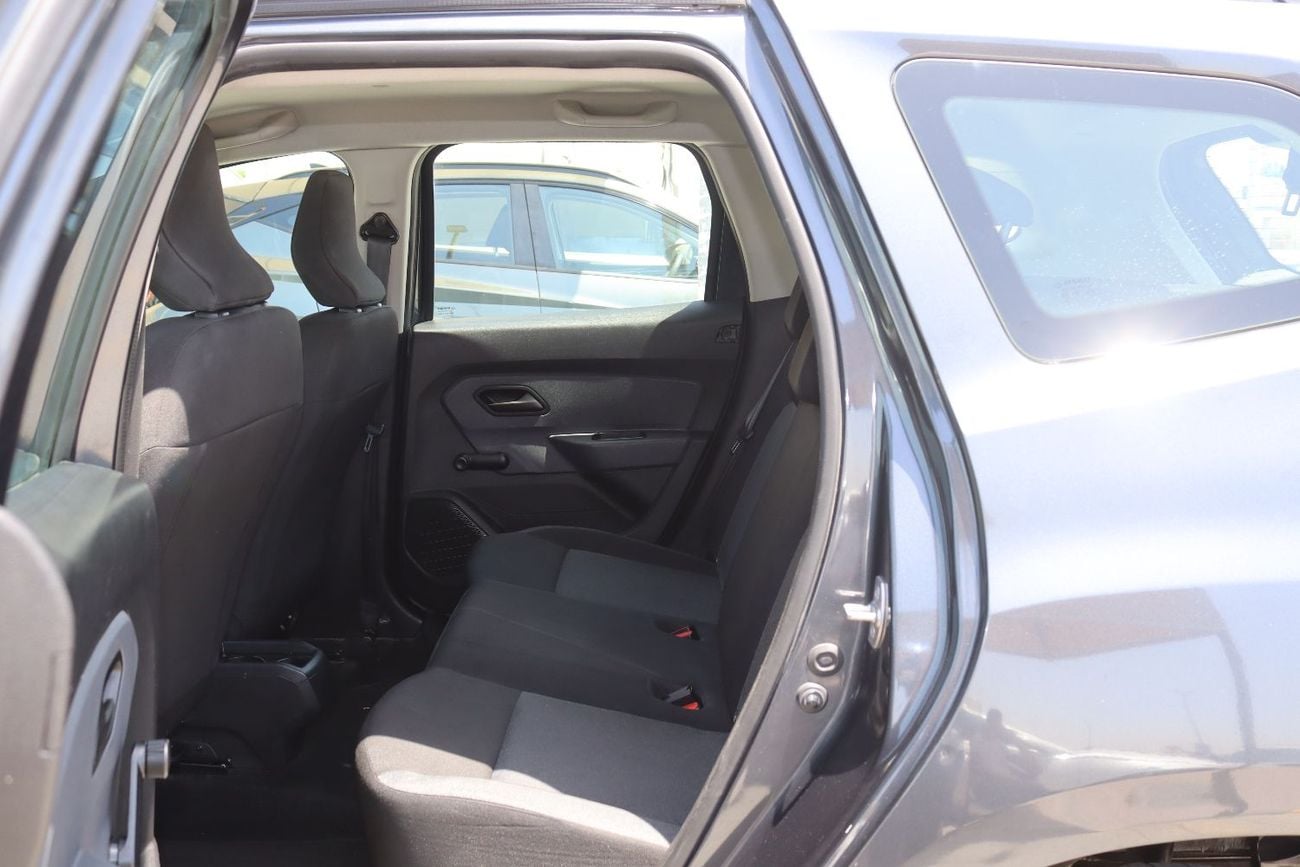 رينو داستر رينوداستر 2023 - خليجى - بدون حوادث - بمحرك 1.6 - بحاله ممتازه من الداخل والخارج