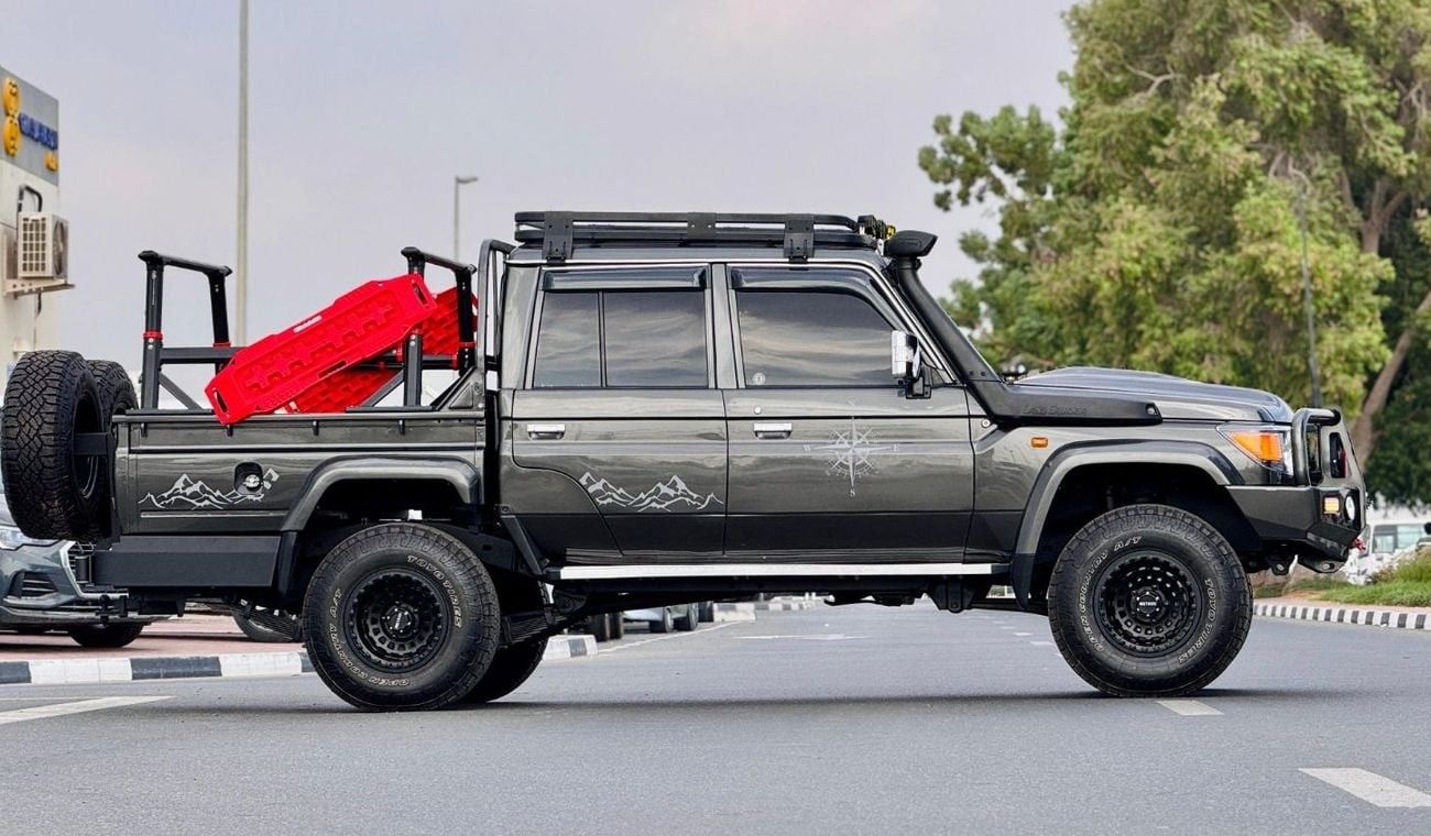 Toyota Land Cruiser Pick Up DOUBLE CABIN WITH PREMIUM ACCESSORIES MODIFICATION | RHD | 4.5L DIESEL ENGINE | (MT) | 2017