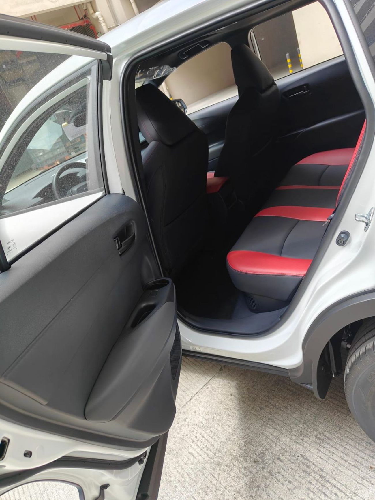 Toyota Frontlander Toyota FRONTLANDER 2.0L (LEATHER SEATS) LEADING VERSION