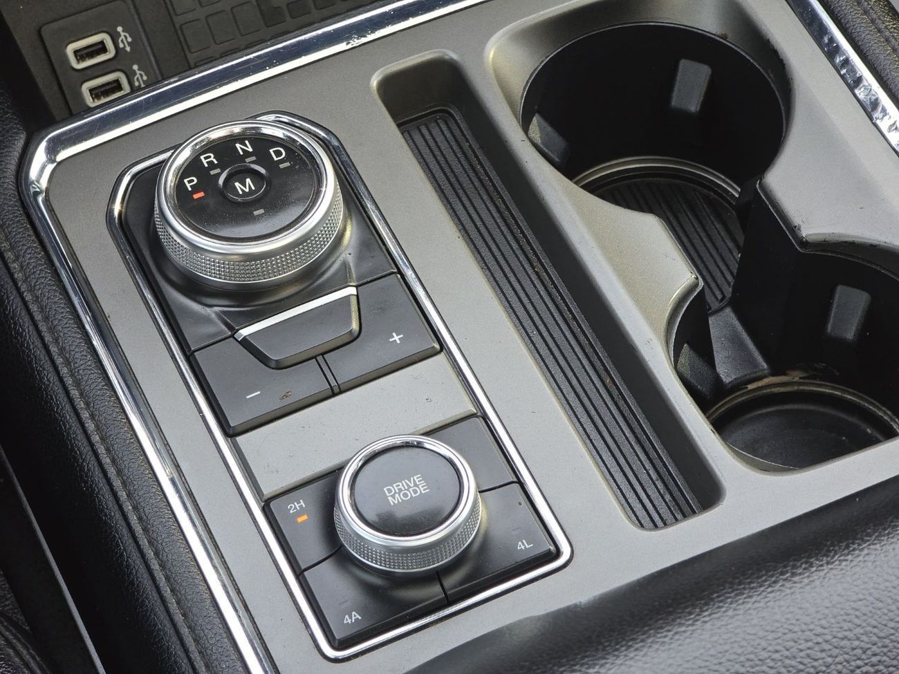 فورد إكسبيديشن XLT 3.5L (380 HP) FWD