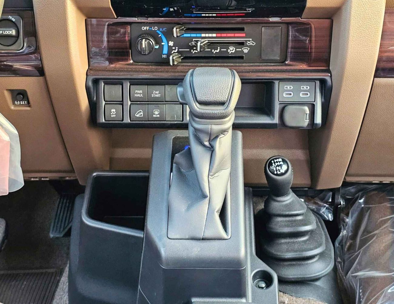 Toyota Land Cruiser 70 LC76 | A/T | 2.8L V4 DIESEL | WINCH SNORKEL | DVD CAMERA | HIGH OPTION | CODE # LX-Z