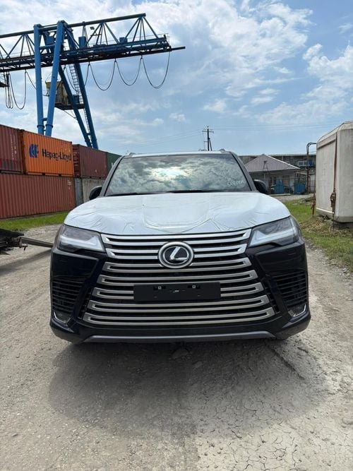 لكزس LX 600 VIP لكزس LX600 VIP ذات 4 مقاعد