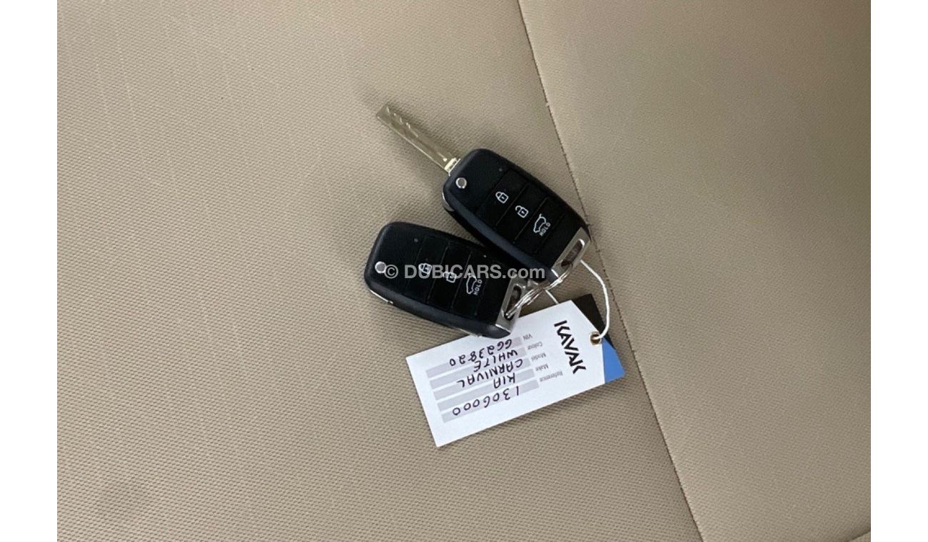 كيا كارنيفال LX