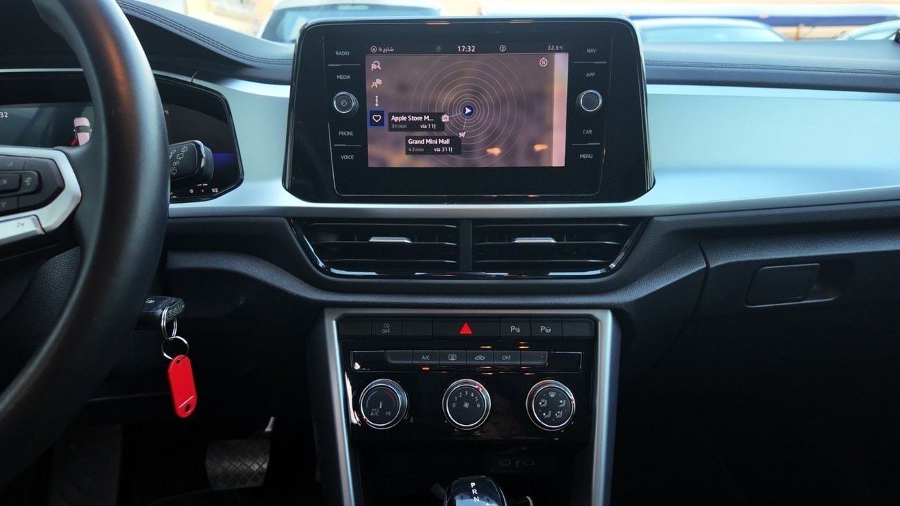 فولكس واجن T ROC Life 1.4L