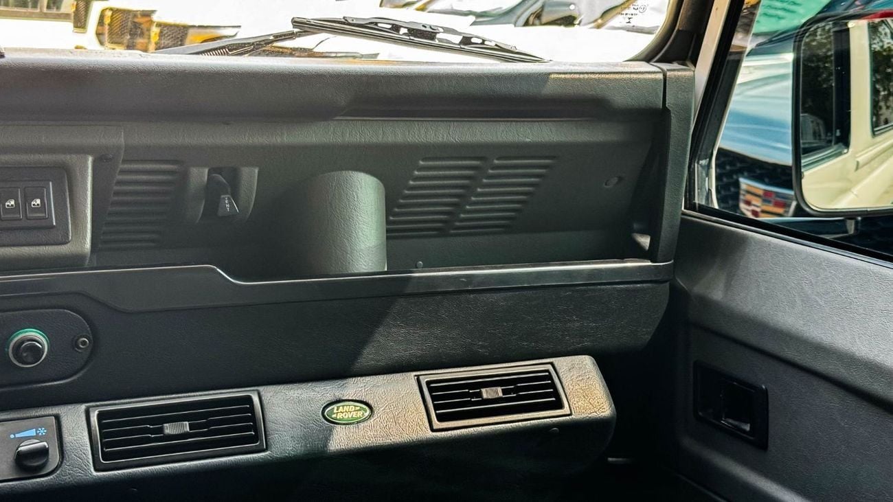 Land Rover Defender Defender 50th Year Edition Japanese Specs 4.0L V8 1997 Good Condition 1 of 500