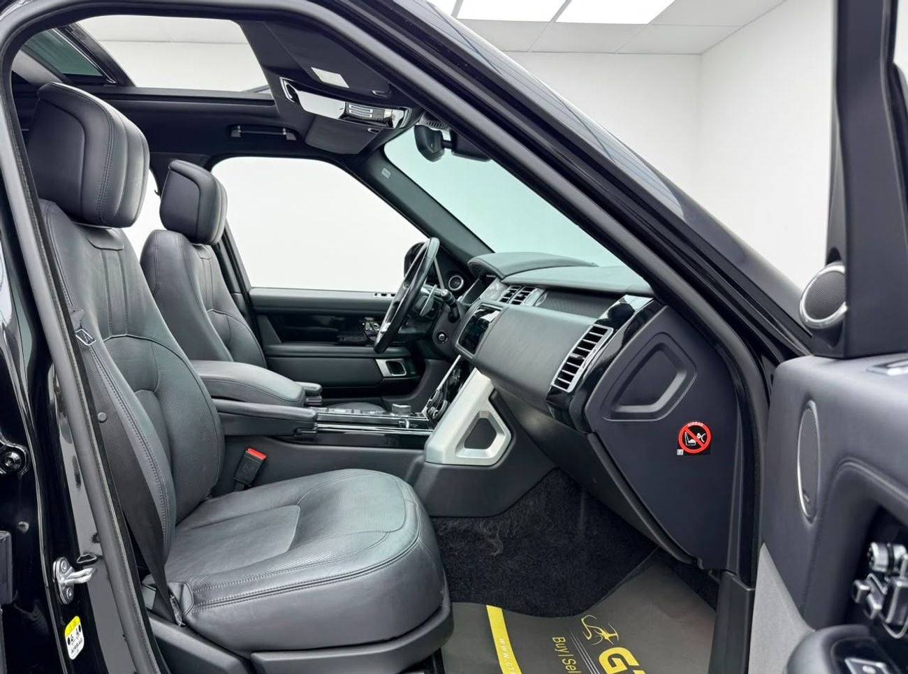 Land Rover Range Rover VOGUE SE 2021 Range Rover Vogue V8 Diesel, Warranty, Service History, Fully Loaded, Excellent Condition, Euro
