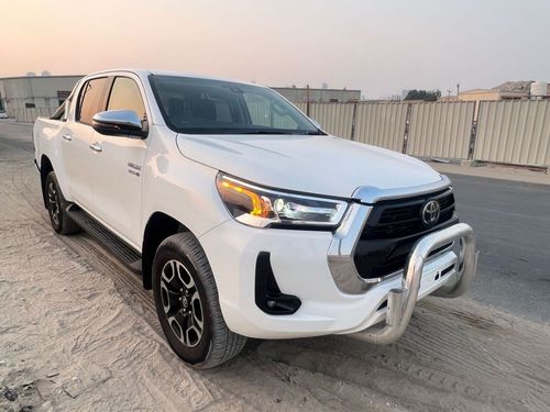 Toyota Hilux SGLX DIESEL 2.8 LITER ,RHD ,PUSH START ,AUTO TRANSMISSION