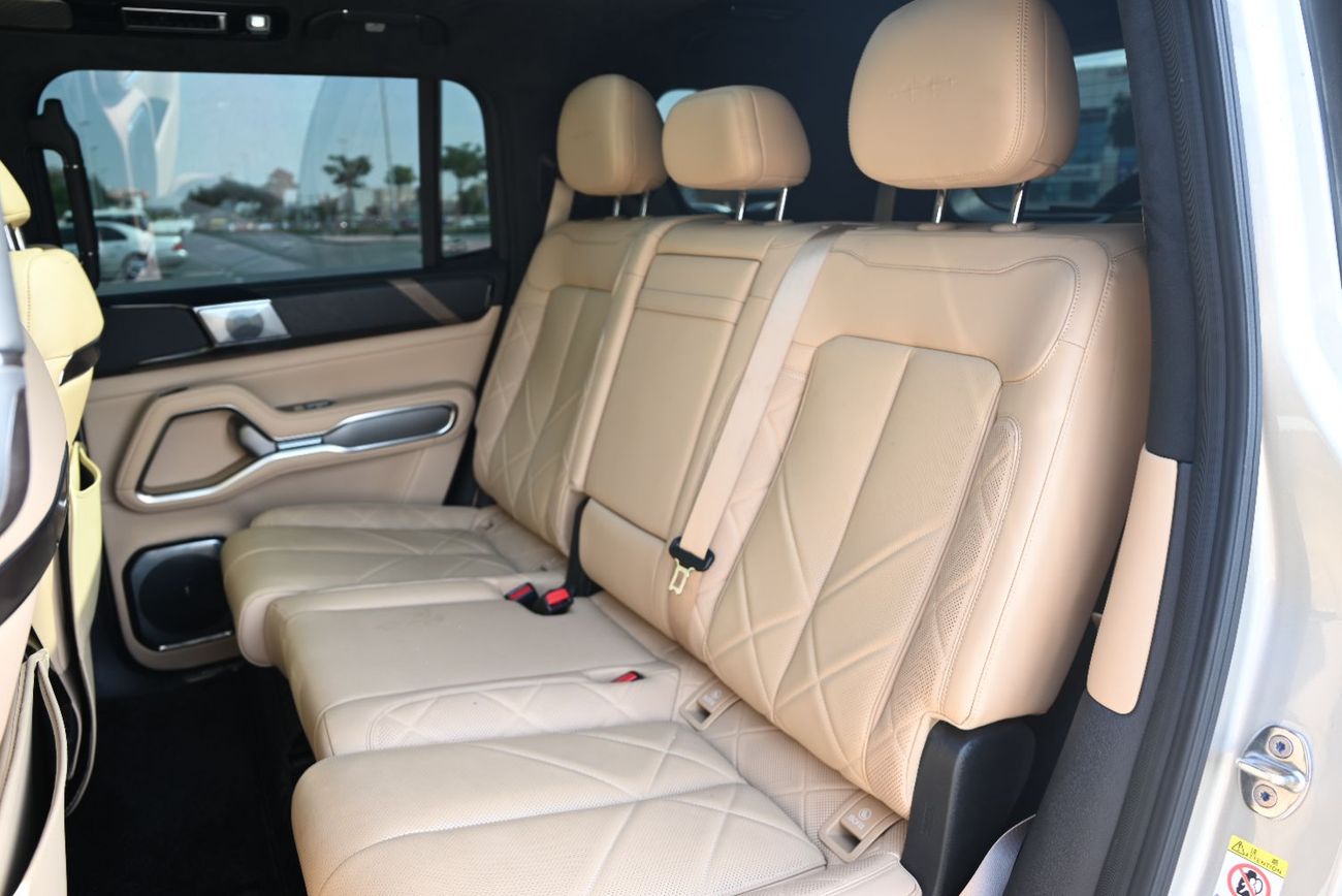 BYD Leopard 8 Smart and Brave Flagship Edition (7 Seats)