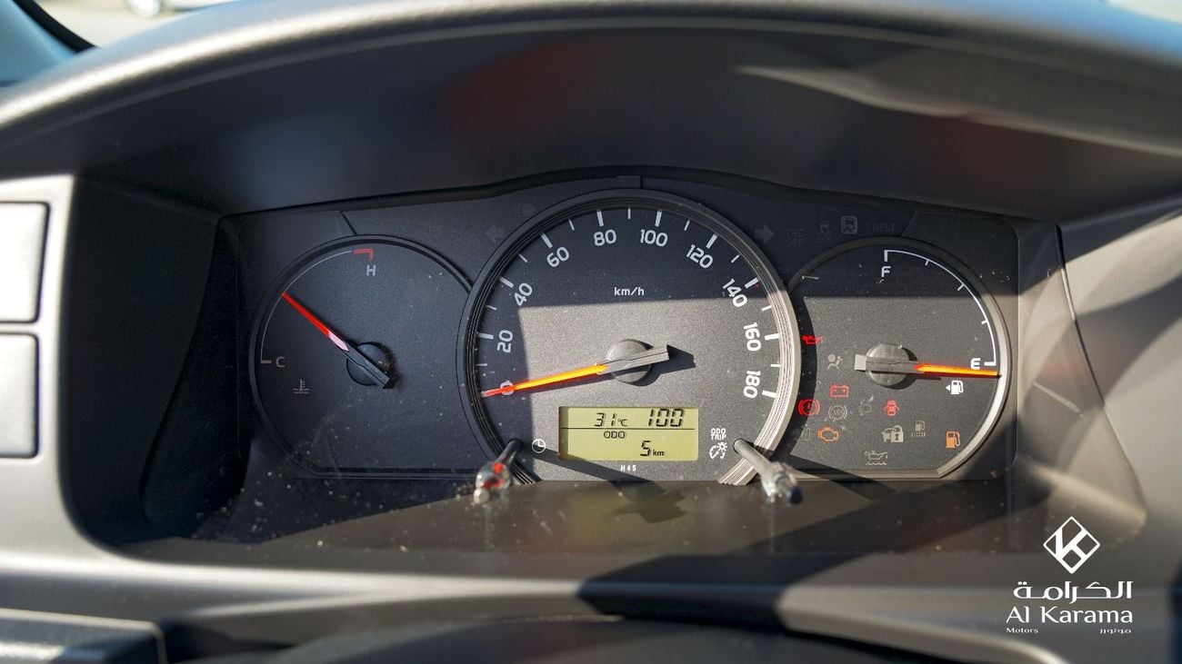 Toyota Hiace Medical Transport - Ambulance - 2.5L - Manual Drive - Emergency lighting and siren system