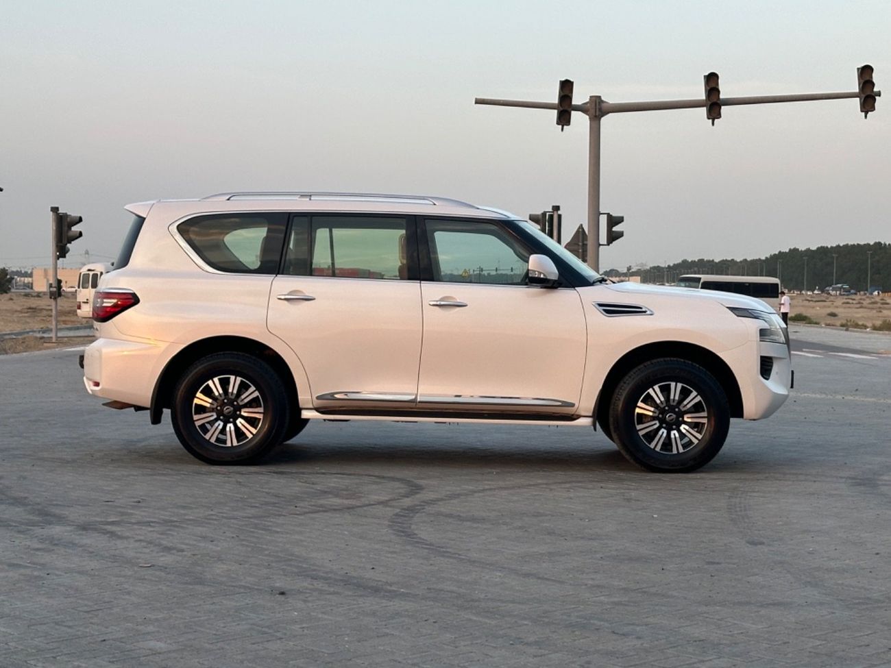 Nissan Patrol SE T1 4.0L MODEL 2020 GCC CAR PERFECT CONDITION INSIDE AND OUTSIDE FULL OPTION