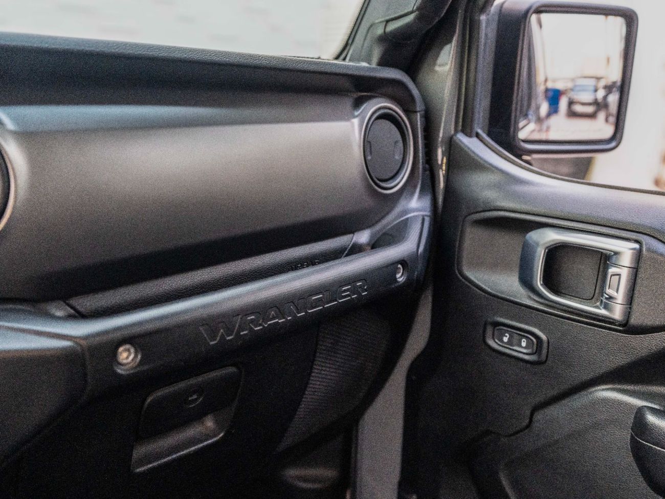 جيب رانجلر Sport S 3.6L A/T