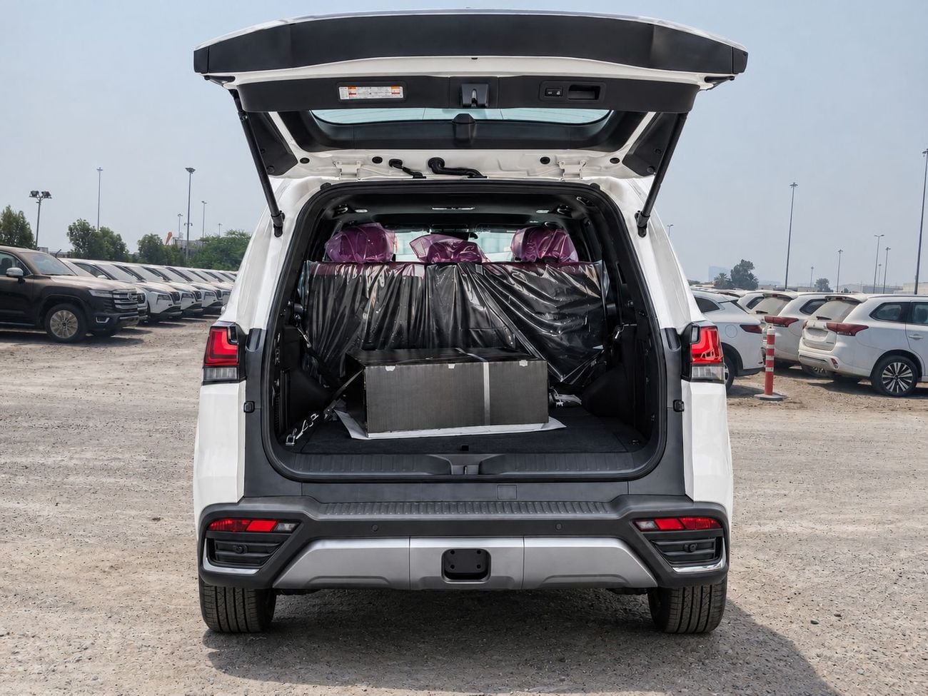 لكزس LX 600 URBAN ECTAV0002 - لكزس LX600 أوربان 2026 - محرك بنزين 3.5 لتر، ناقل حركة أوتوماتيكي - لون أبيض مع مقصورة د