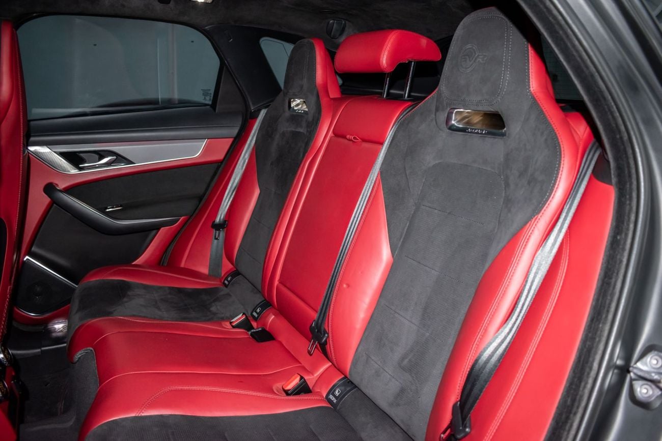 Jaguar F-PACE SVR