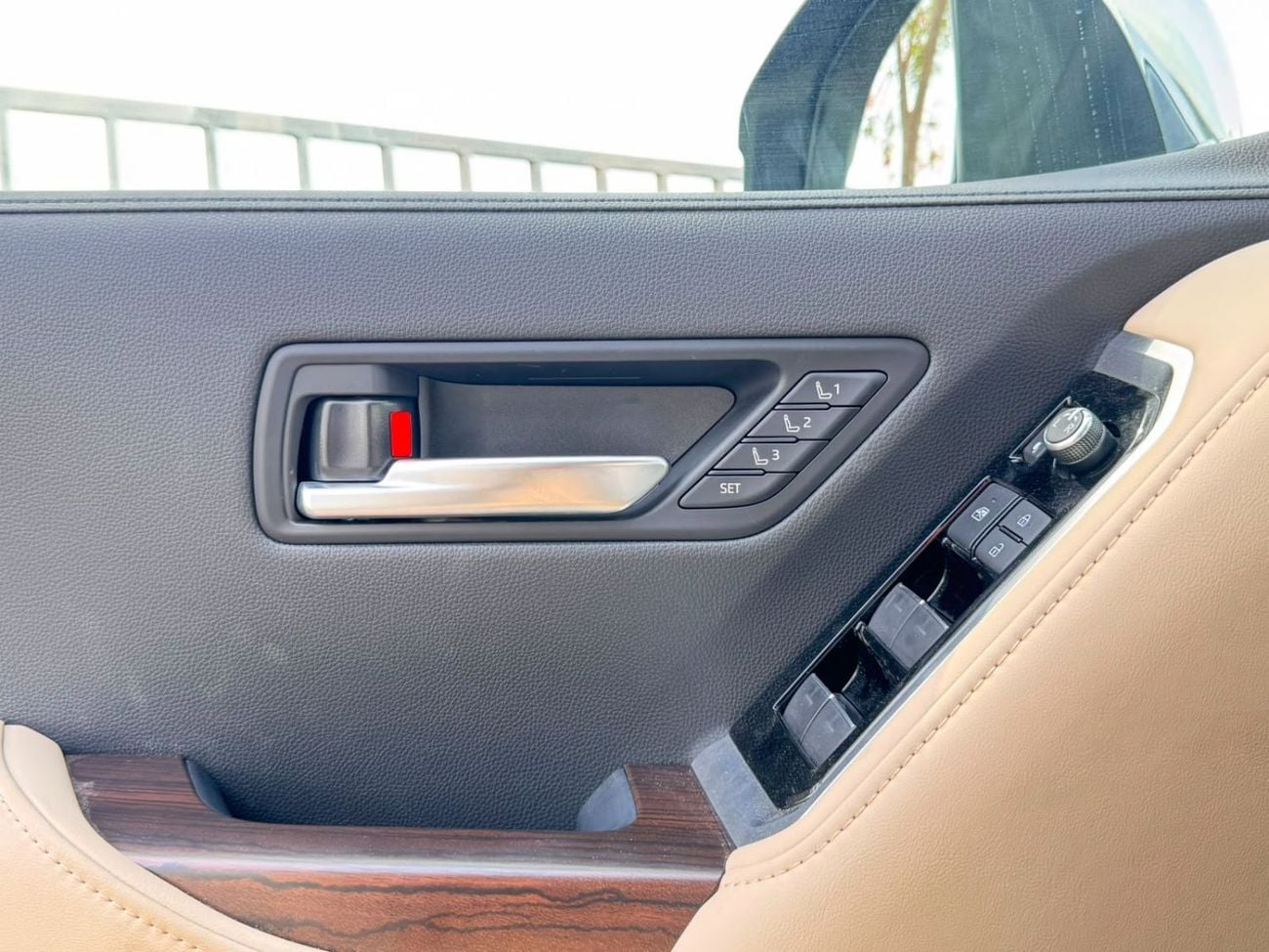 Toyota Land Cruiser VXR