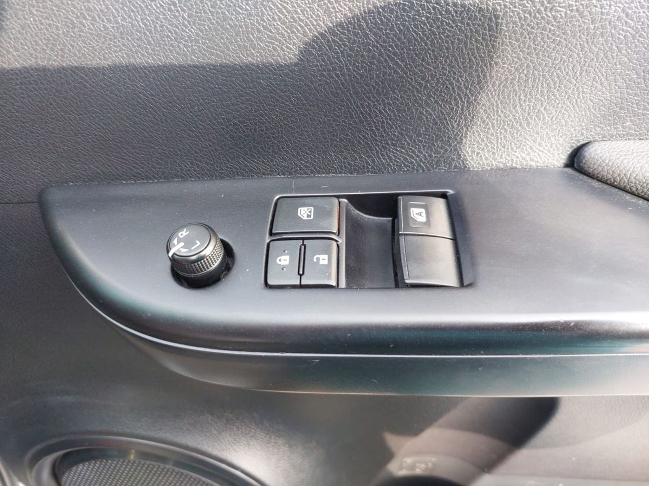 Toyota Hilux TOYOTA HILUX GR PICK UP RHD 2019 MODEL 2.8 L DIESEL AUTOMATIC(PM67606)