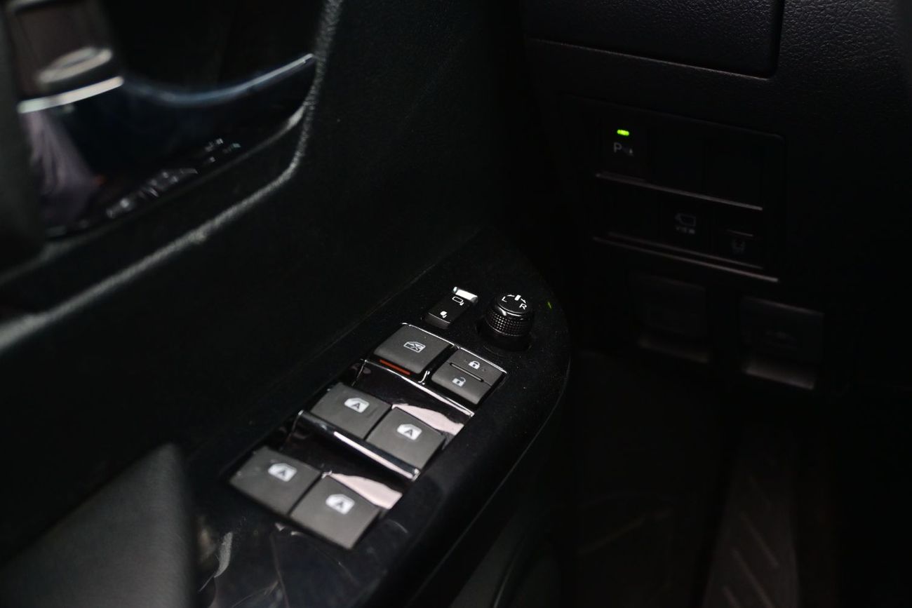 تويوتا هيلوكس Toyota Hilux Adventure 4.0L V6, Petrol, 4WD, Pickup, Model 2025