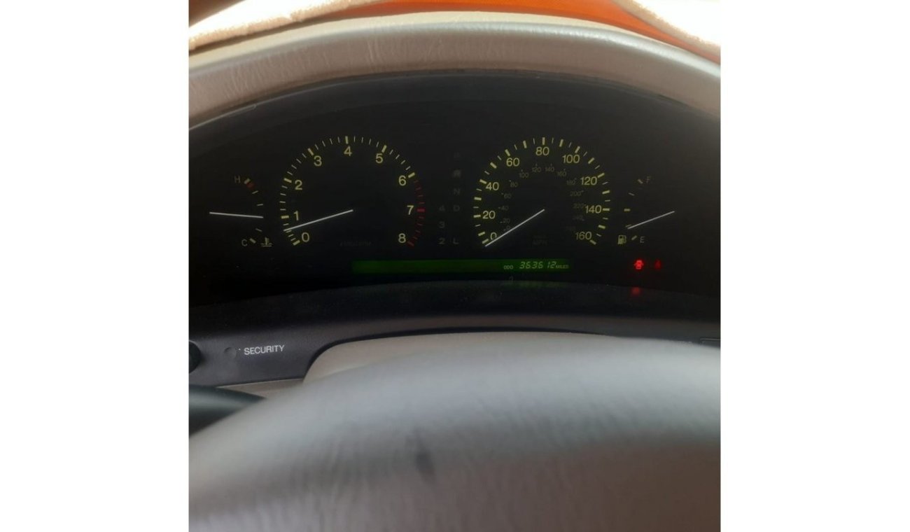 لكزس LS 400