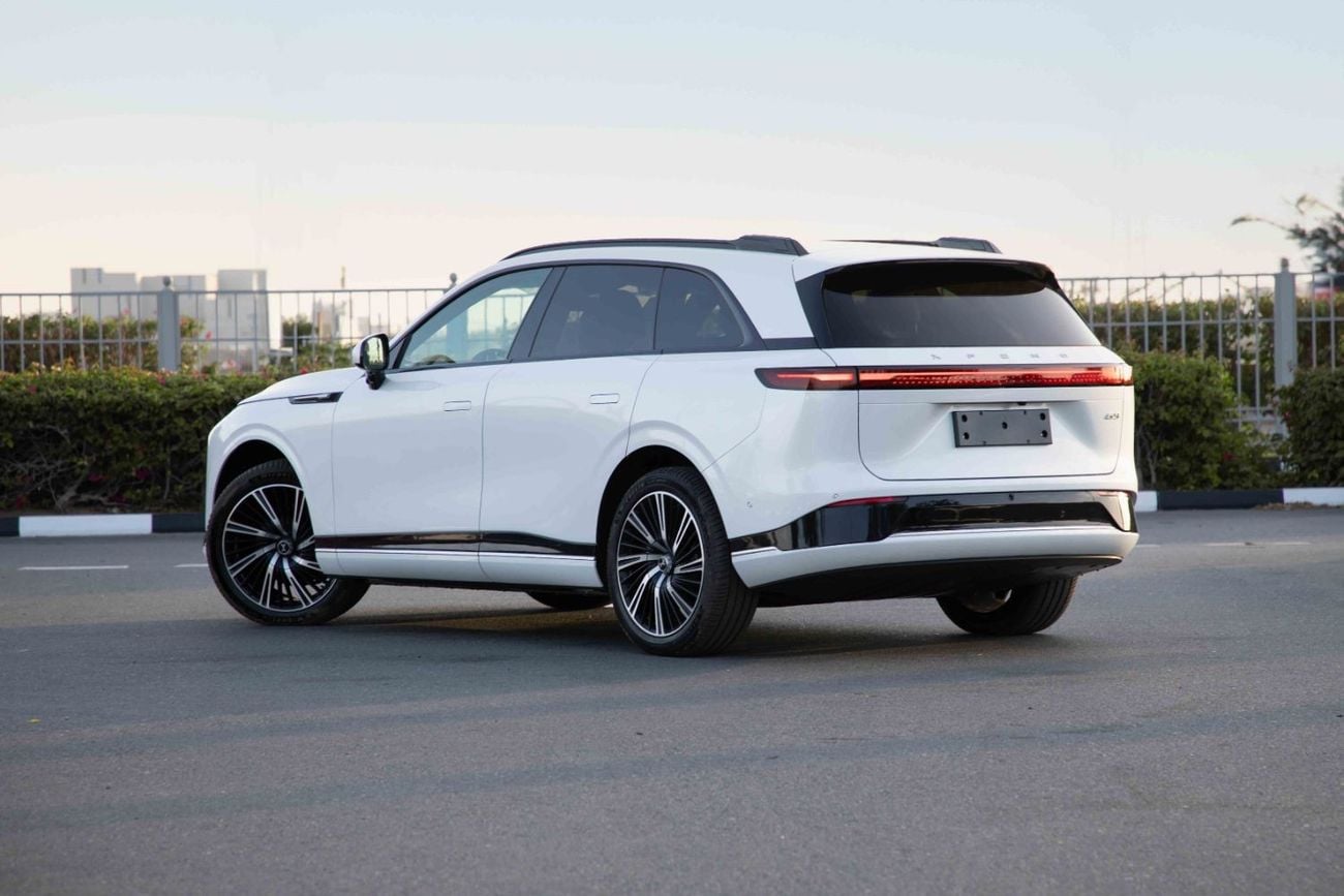 Xpeng G9 2022 Xpeng G9 702 Pro - White inside Brown