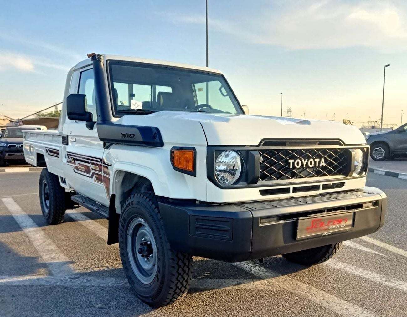 تويوتا لاند كروزر بيك آب  Diesel 4.2L 6V M/T 4*4 basic white color 2025 With No Restrictions