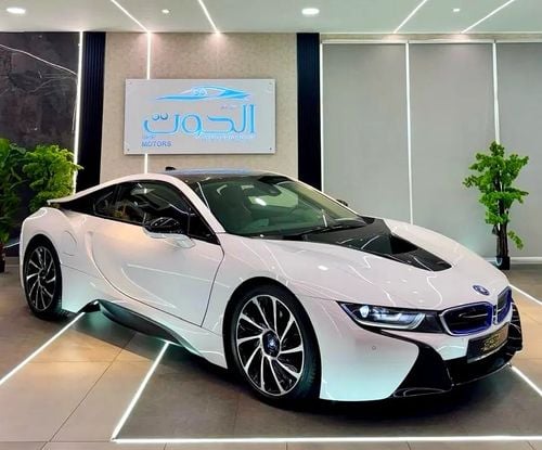 بي أم دبليو i8 STD LUXURY || GCC I| TOP RANGE I| FUTURISTIC DESIGN || CONDITION || LOW MILEAGE