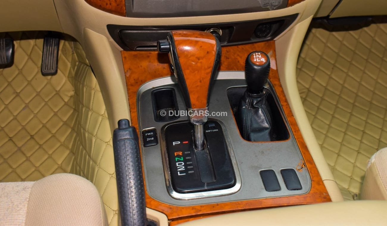 Toyota Land Cruiser GXR. V6