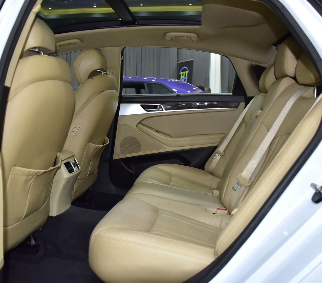 Hyundai Genesis PLATINUM EXCELLENT DEAL for our Hyundai Genesis 3.8 ( 2016 Model ) in White Color GCC Specs