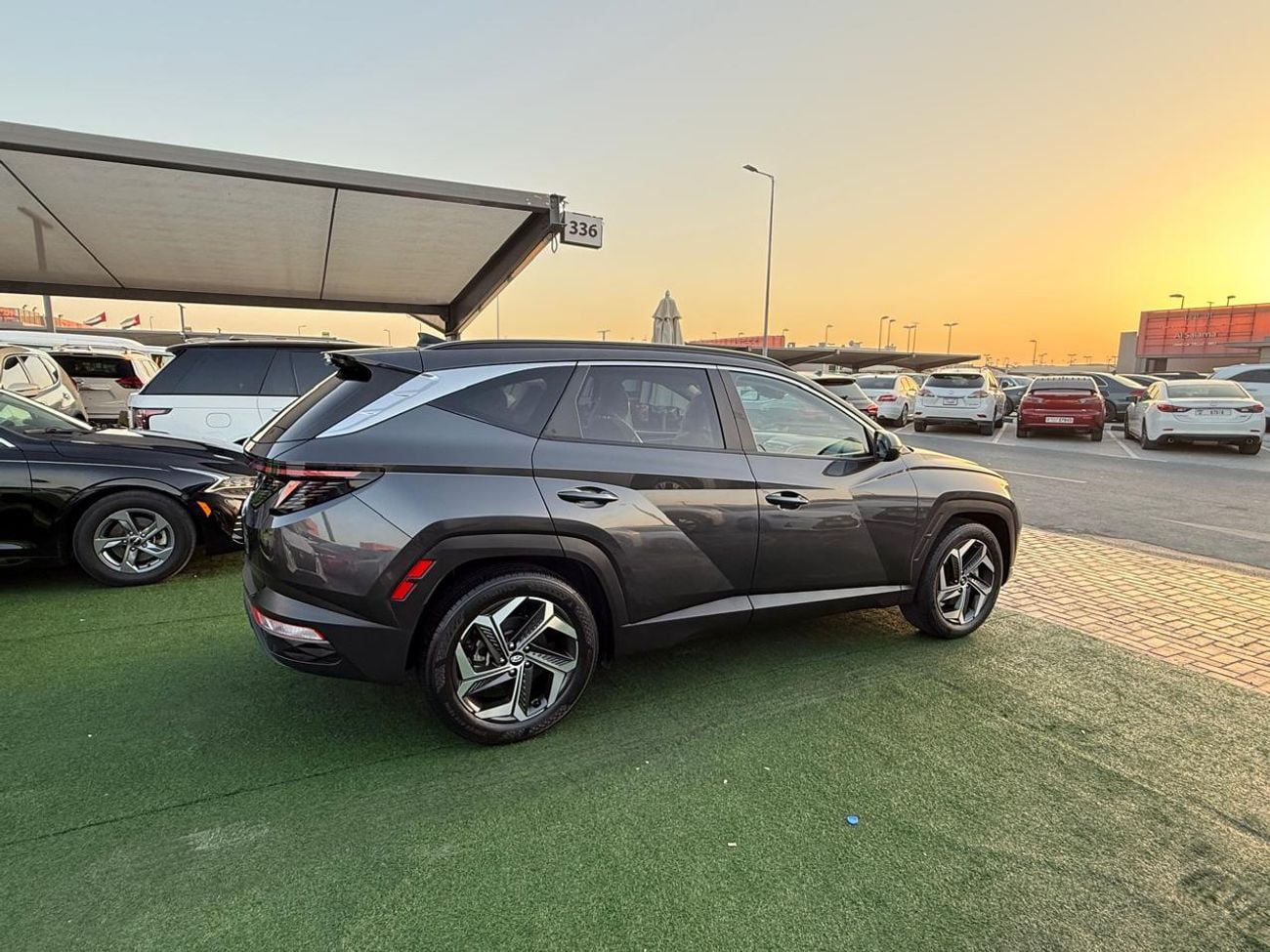 Hyundai Tucson ULTIMATE fully loaded with panoramic sunroof