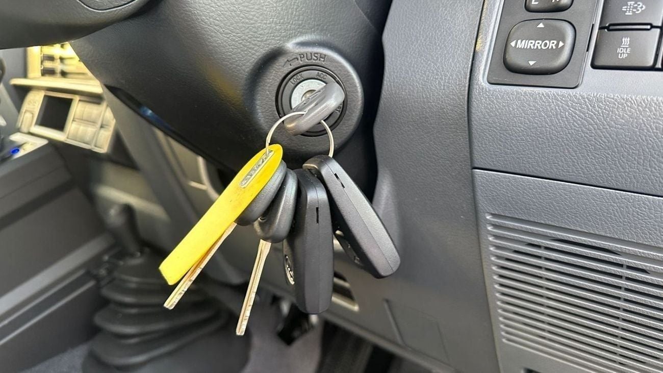 تويوتا لاند كروزر بيك آب AUTO 2.8 DIESEL