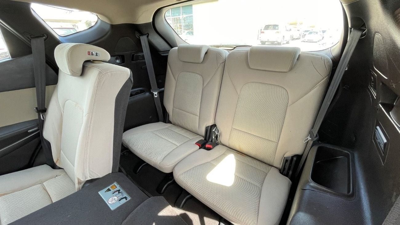 هيونداي سانتا في GL 2.4L AWD 7Seats خليجي.