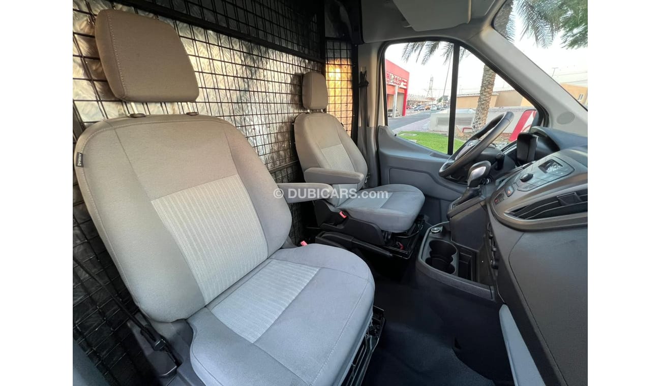 Ford Transit FORD TRANSIT 150 2017 V6 GCC FULL SERVICE HISTORY ORIGINAL PAINT