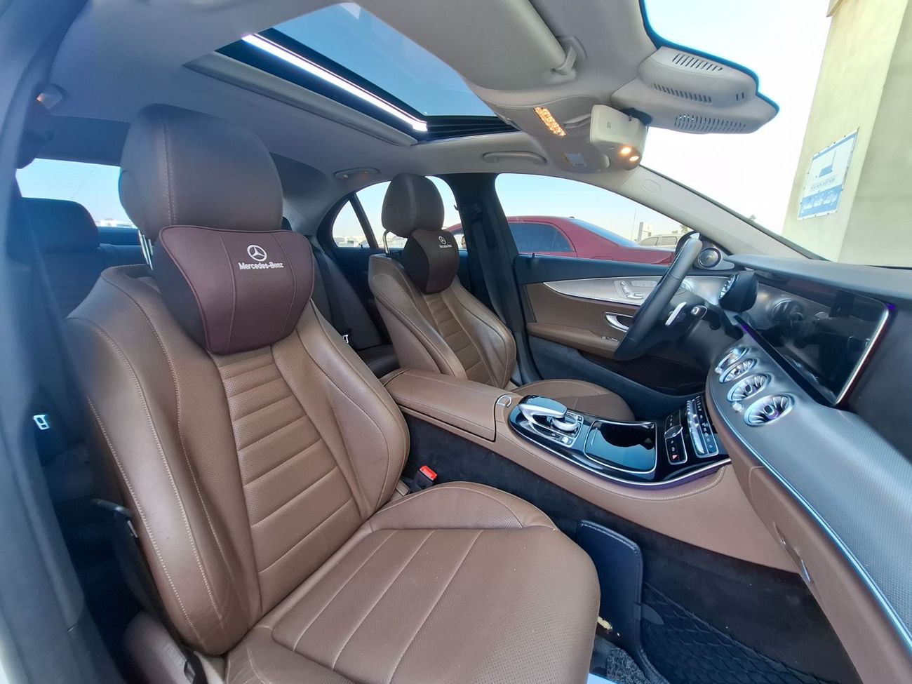 Mercedes-Benz E300 Mercedes-Benz E300 2018 full option