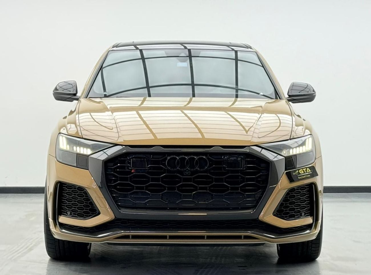 Audi RSQ8 2020 Audi RSQ8 4.0TFSI Quattro, Warranty, Carbon Fiber Package, Excellent Condition, GCC