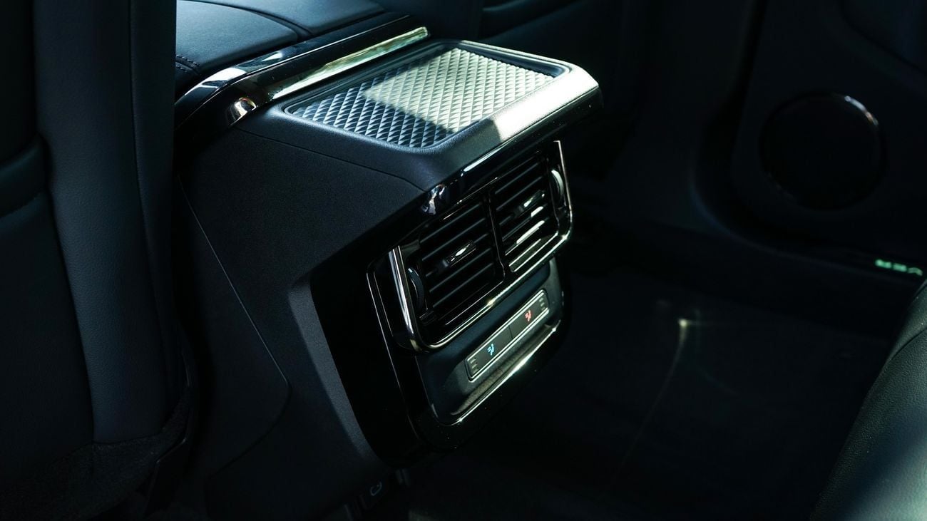 Land Rover Range Rover Evoque SE P250 DYNAMIC 2025!! BRAND NEW CAR!! FIVE YEARS WARRANTY!! THREE YEARS SERVICE CONTRACT