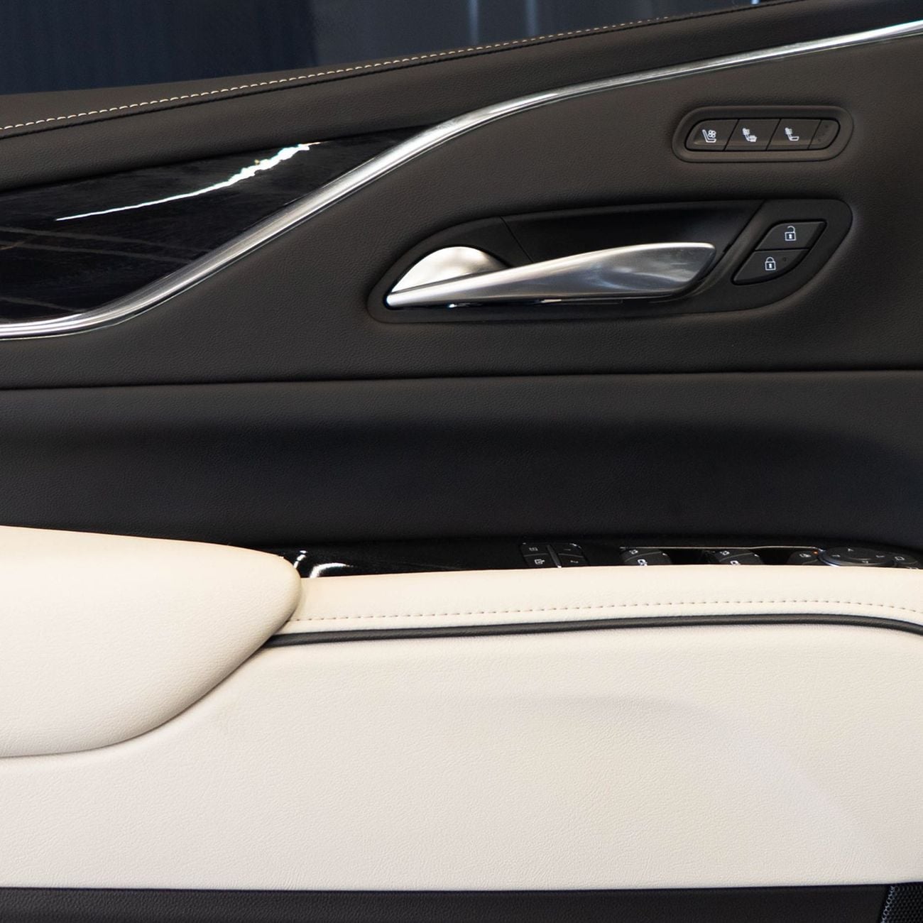 Cadillac Escalade PREMIUM LUXURY AED  7,090 P.M • 0% Downpayment • Cadillac Escalade • Agency Warranty