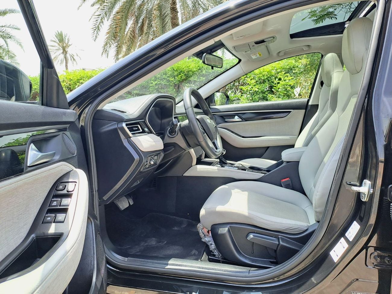 جاك J7 470-MONTHLY | JAC J7 | 2023 | GCC | FULL OPTION LUXURY | ACCIDENT FREE