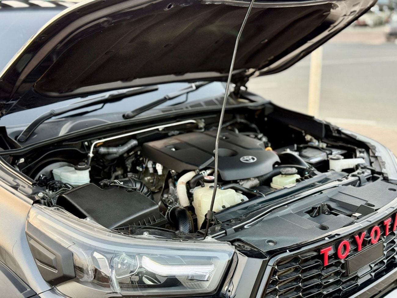 تويوتا هيلوكس GR Sport 2.8L